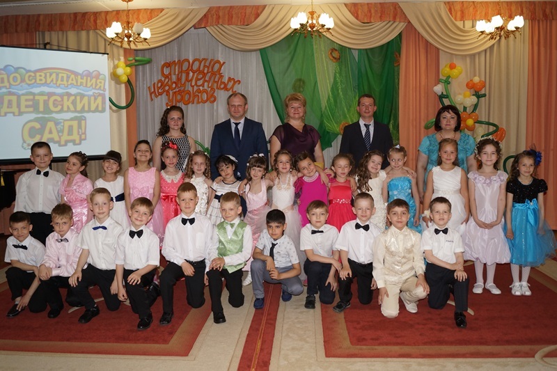 Graduation: la maternelle escorte les enfants à la première année!