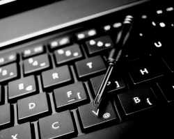 Warum funktioniert die Tastatur nicht, Schaltflächen auf dem Laptop? Die laterale Tastatur auf dem Laptop funktioniert nicht: Ursachen, Methoden zur Beseitigung von Problemen