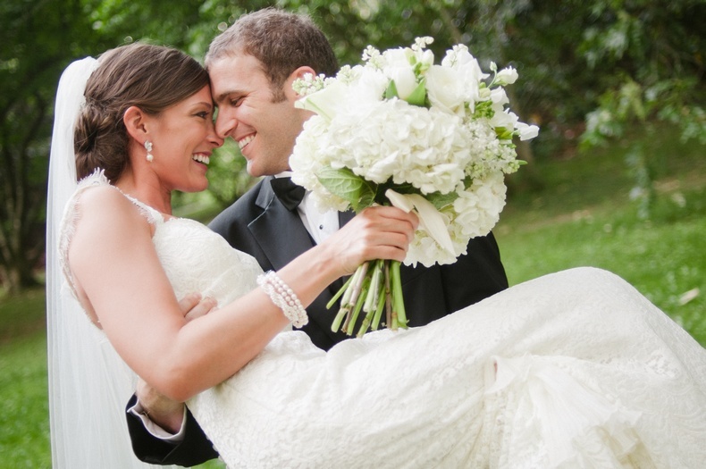 Po poroki s tujcem lahko najdete resnično srečo.