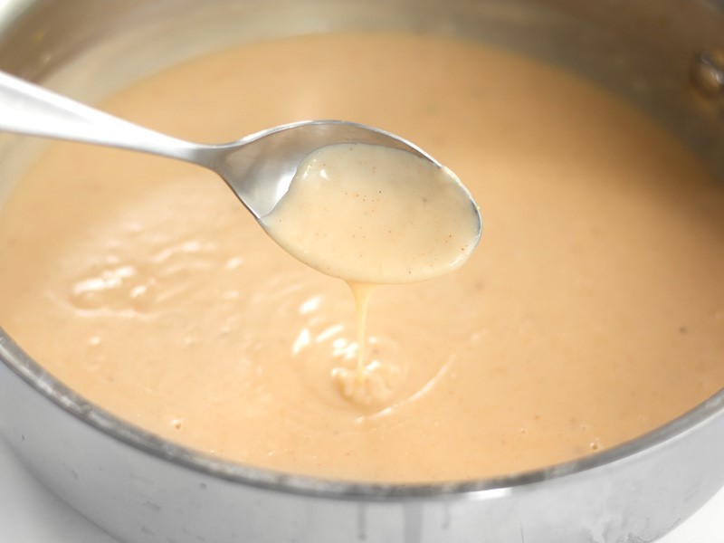 Recipe for delicious sour cream gravy