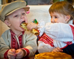 Shrovetide di TK, di sekolah - Skenario sebuah festival Shrovetide: kata -kata puisi lagu, kontes, permainan di jalan