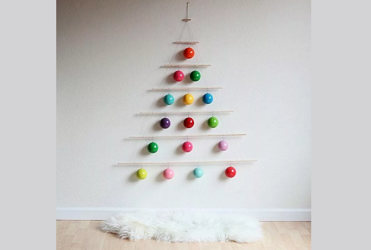 DIY hanging tree on the wall