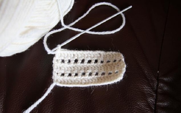 Sample knitted lining of a fur vest