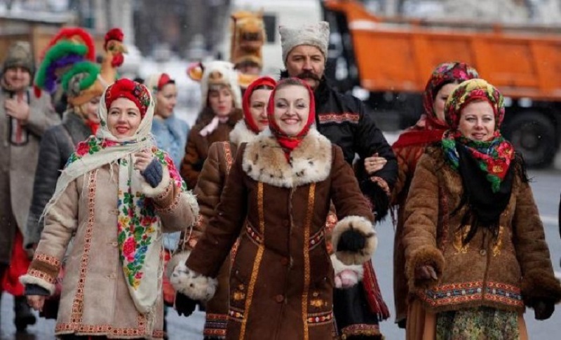 Взрослые брали себе самые длинные щедровки