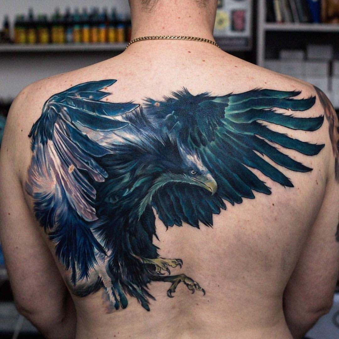 На спине