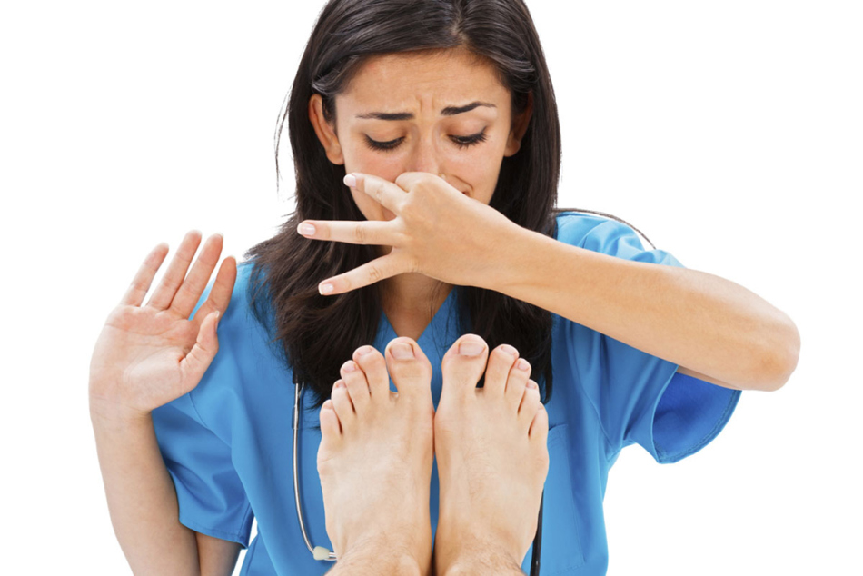 Советы по поводу избавления от запаха ног