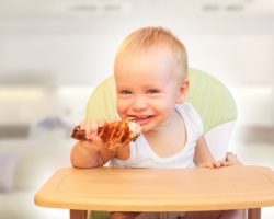 Hur kan du mata ett barn vid tio månader? Meny, diet och diet hos ett barn vid 10 månader med bröst och konstgjord utfodring