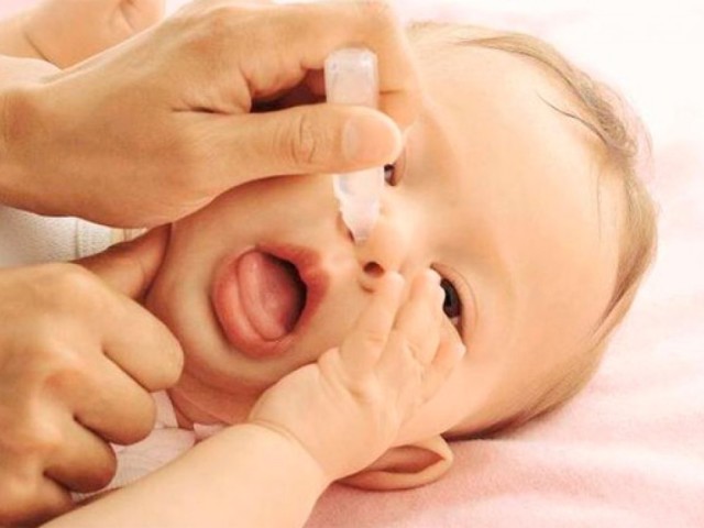 How to cure a runny nose in a baby? What to do with a runny nose in a baby with a temperature and without it?