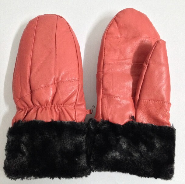 Women's leather mittens with Aliexpress.
