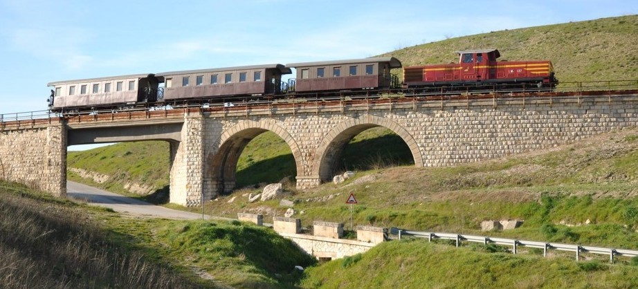 Jalur kereta api lokal di Apulia, Italia