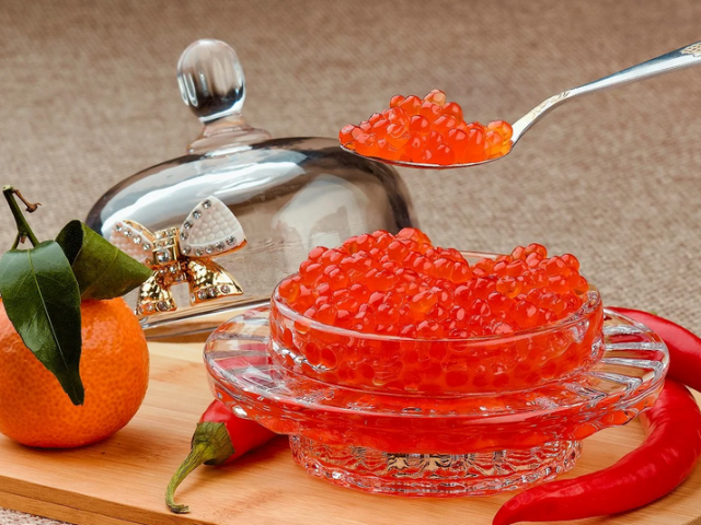 Do I need to add oil when picking up red trout caviar: why, recipe