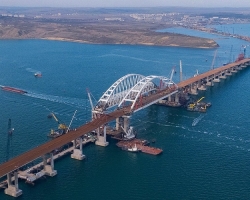 Η μακρύτερη γέφυρα πάνω από το νερό στη Ρωσία και την Ευρώπη είναι η Γέφυρα της Κριμαίας: Γενικά Χαρακτηριστικά, Ιστορικό, Επιλογή Όνομα, Περιβαλλοντικές Επιπτώσεις, Ενδιαφέροντα Γεγονότα