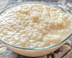 Que cuisiner des restes de la bouillie de lait de riz?