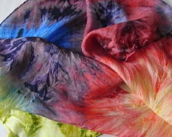 Comment peindre le tissu, les vêtements, la chemise à la maison: instructions, aperçu des couleurs naturelles et synthétiques pour les vêtements