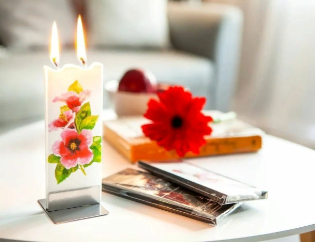 Можно ли дарить свечи в подарок — ароматические, декоративные, церковные, сделанные своими руками: примета