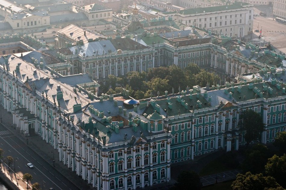 A téli palotát kötelező helynek tekintik a város meglátogatására