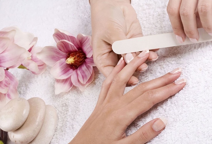 Give the shape to the nails before the procedures
