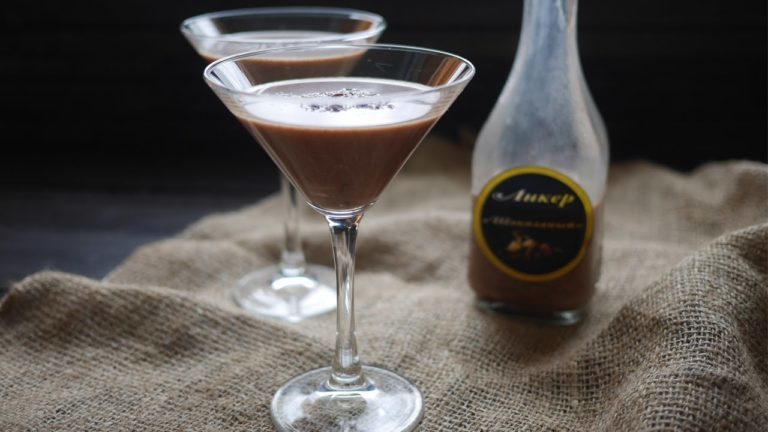 Chocolate liquor at home with milk
