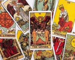 What love questions can be asked by Tarot cards - examples