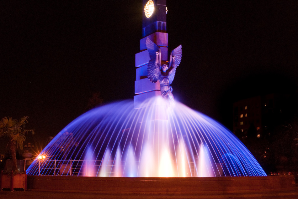 Fountains of the city of Krasnoyarsk - a separate type of art