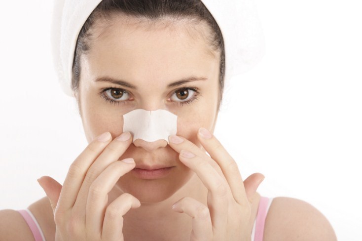 Ichthyol ointment will help the pimple on the nose to mature.