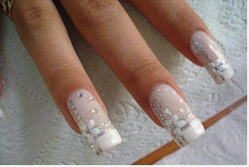 Manicura de boda romántica