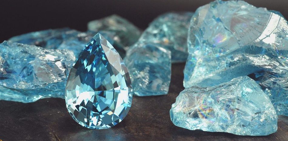 Голубые драгоценные камни