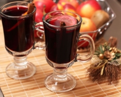 Blind mulled wine for Christmas and the New Year are the best recipes for cooking at home from juice and cranberry fruit drinks. How to make a delicious hot, non -alcoholic drink mulled wine for the holiday?