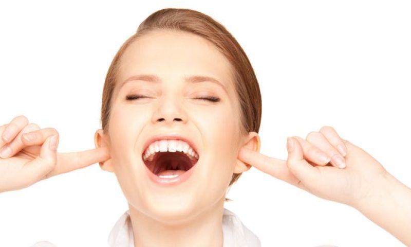 Шум в ушах и головокружения: причины и лечение