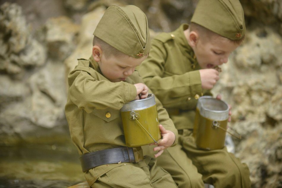 Idén om en fotografering för pojkar senast den 9 maj