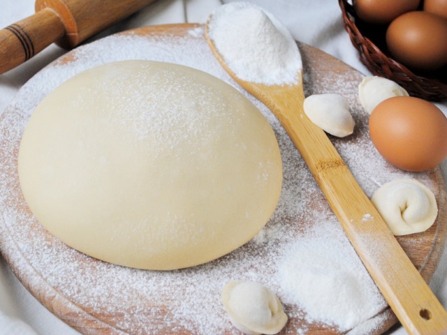Est-il nécessaire d'ajouter un œuf à la pâte: ce qui donne, autant que nécessaire, la recette, des conseils utiles