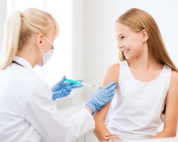 13 priljubljenih mitov o cepljenju: razkrivamo in razlagamo