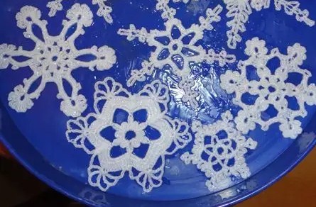 Snowflakes in starch