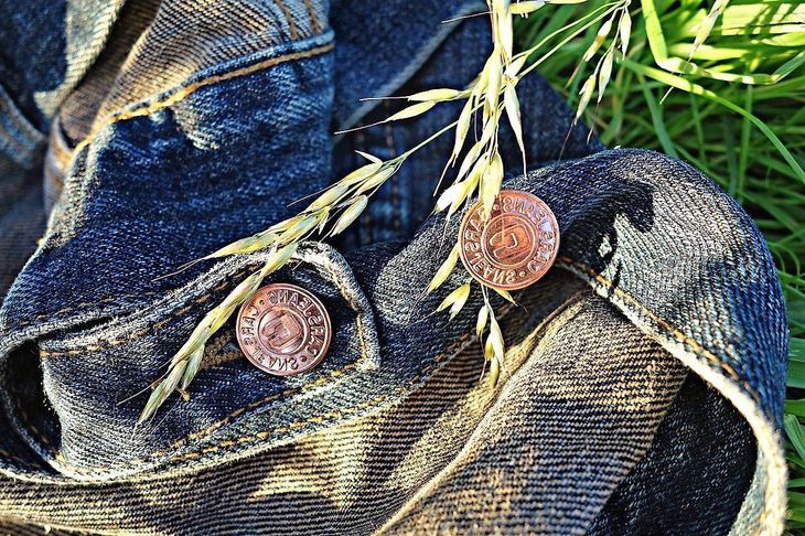 The old spot from the grass: how to remove from jeans?