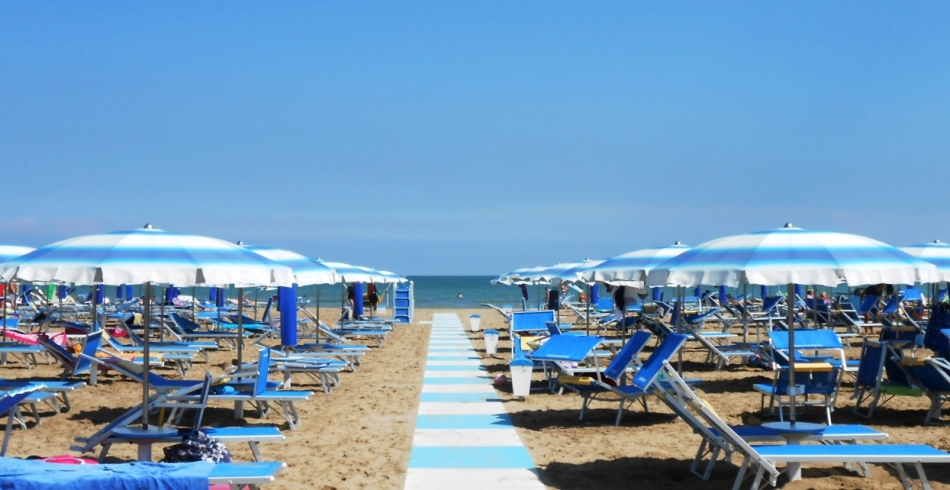 Plačana plaža v Riminiju v Italiji