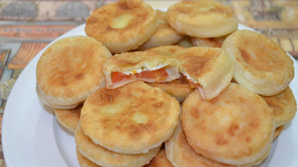 Bombs with cottage cheese and tomato