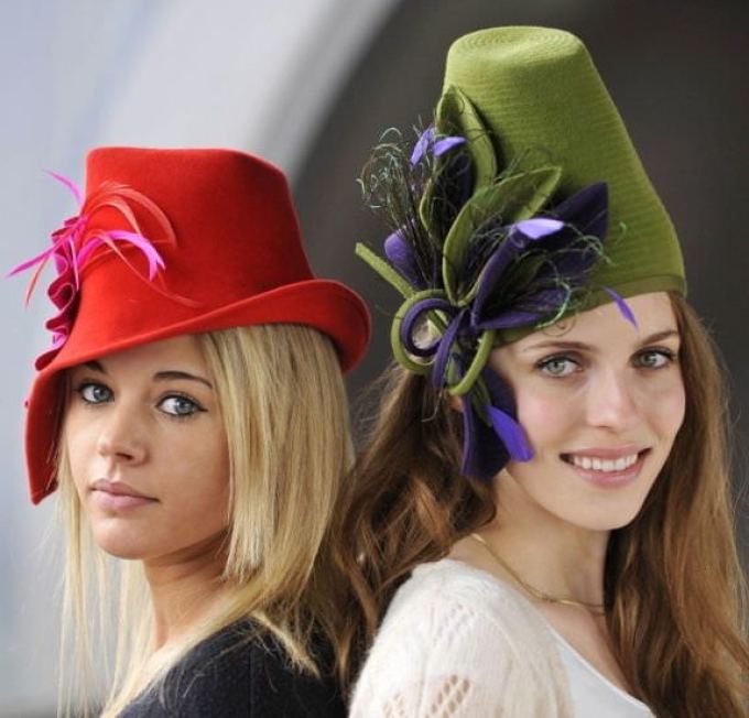 Casquettes à la mode, fourrure et feutre pour filles - décoration élégante