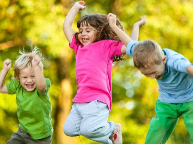 Perkembangan motorik anak yang sehat. Bagaimana cara mendeteksi penyimpangan motorik anak -anak tepat waktu?