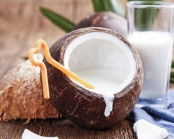 Lait de coco: avantages sociaux et préjudice, teneur en calories pour 100 grammes. Contenu calorique du café, du cacao, du match, des céréales et d'autres plats à base de lait de coco