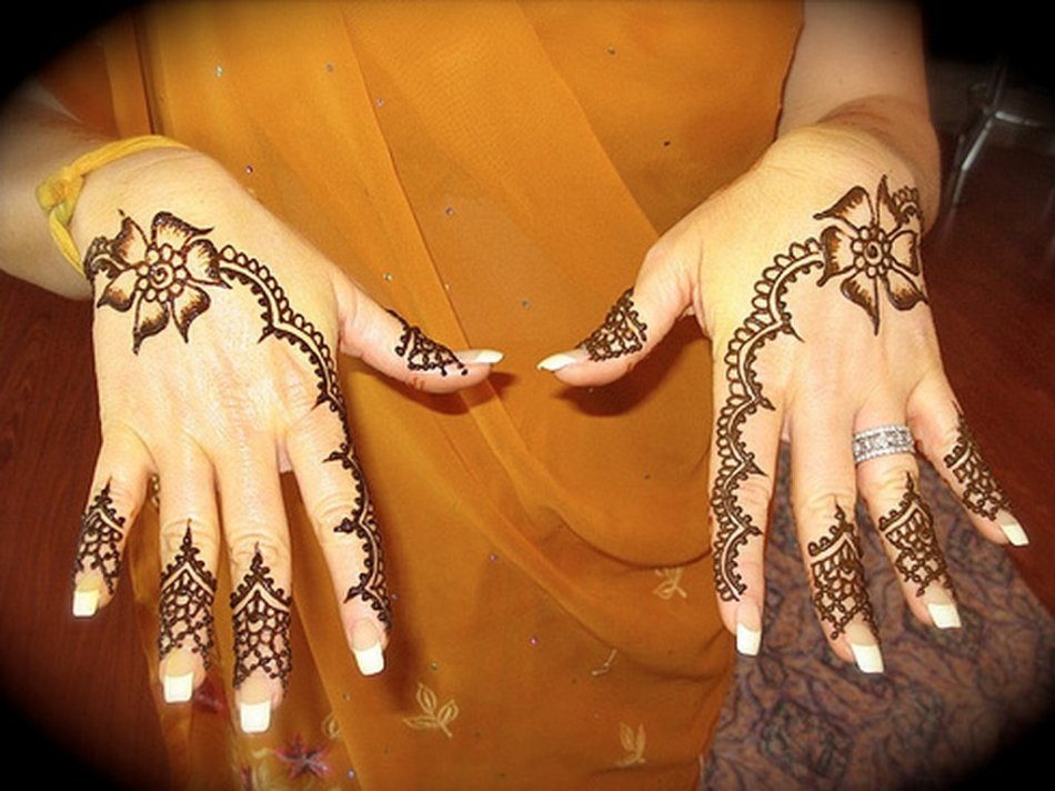 Beautiful Mehndy on Hands