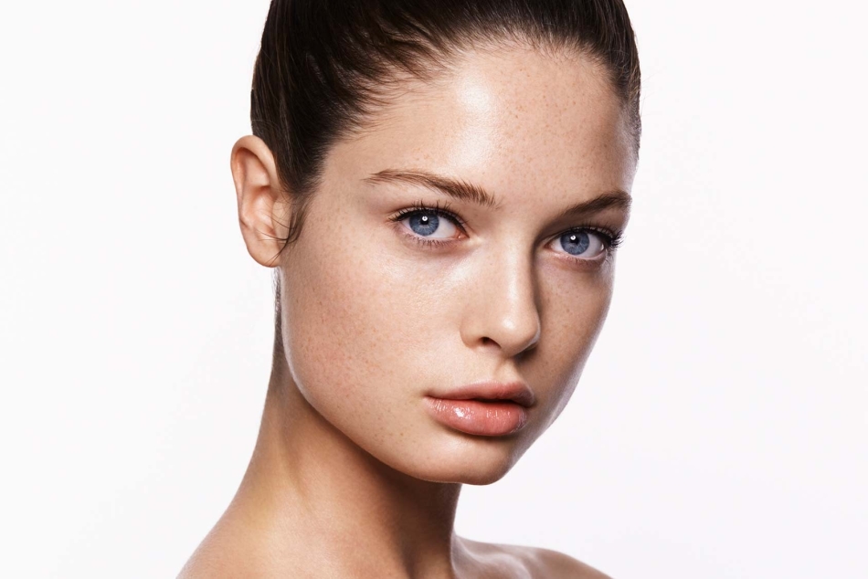 Such a person should turn out after the preparatory stage of contouring - fresh and without unnecessary shine