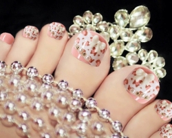 Pedicure-fashion trends of 2022-2023: photo 100 pieces. New Year's ideas for nail design 2023 Rabbits (cat) on the legs: photo