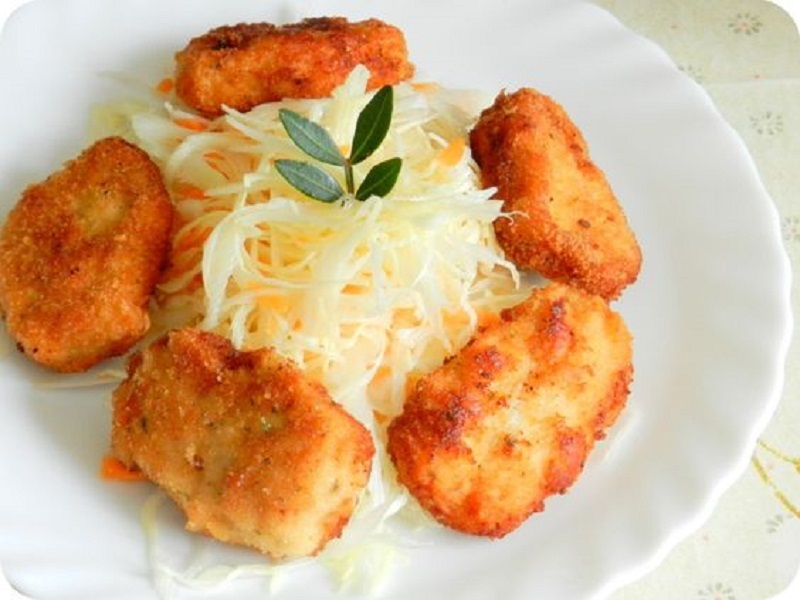 We recommend that this dish serve with sauerkraut or other cold appetizer
