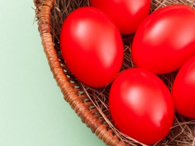 Что означает красный цвет яиц на Пасху?