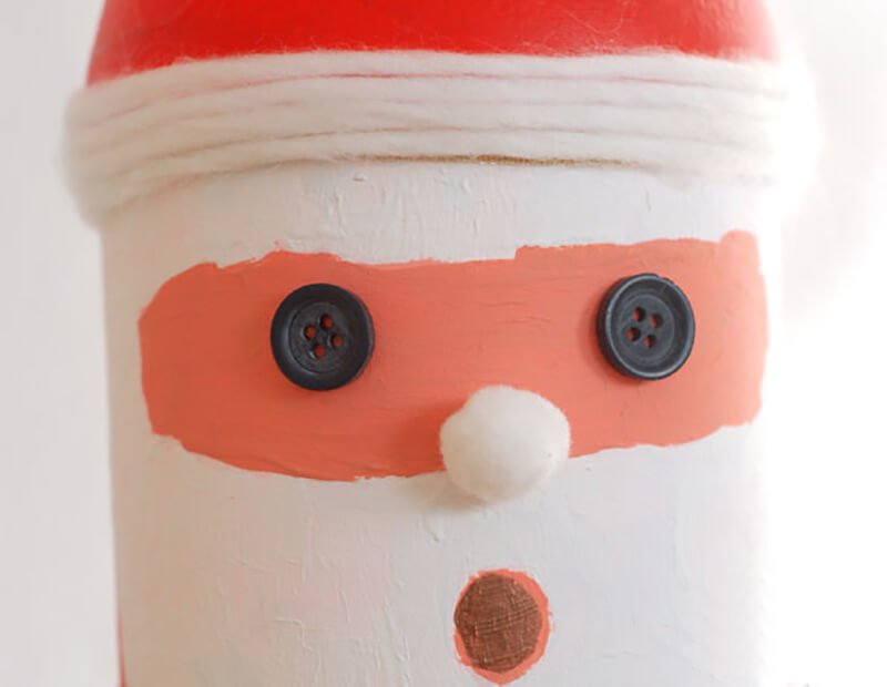 Дед мороз из цветной бумаги и пластиковой бутылки