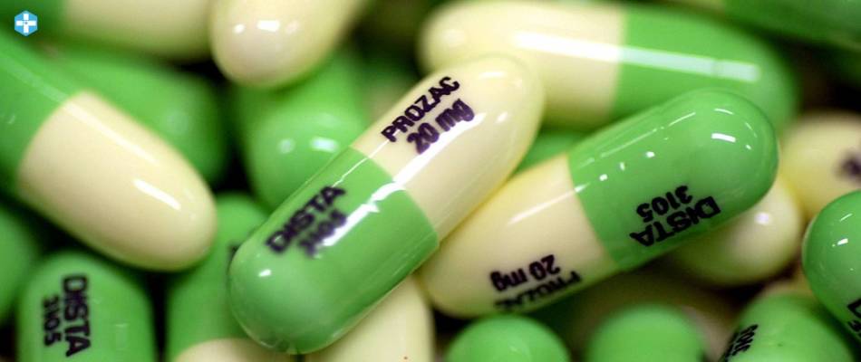 Капсулы антидепрессанта прозак крупным планом