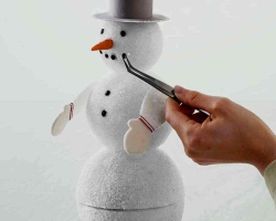 Crafts - a snowman of foam balls with your own hands: assembly scheme, design ideas, photo. How to make a New Year's snowman from foam with your own hands step by step: Instruction. The best crafts of snowmen from foam with your own hands: photo