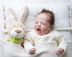 Как уложить ребенка спать? 10 действенных способов уложить спать ребенка