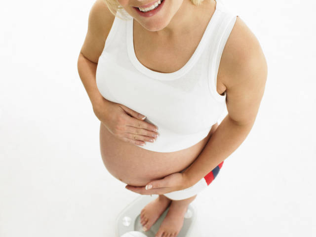 Вес при беременности по месяцам: таблица. Почему беременные набирают или теряют вес?