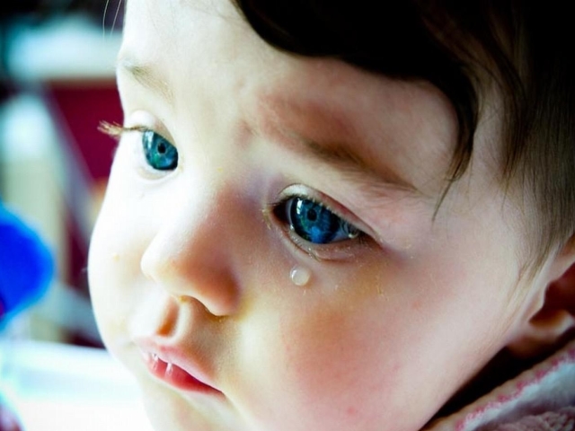 Kapan anak -anak yang baru lahir menangis saat menangis? Kapan anak -anak mulai menangis dengan air mata?